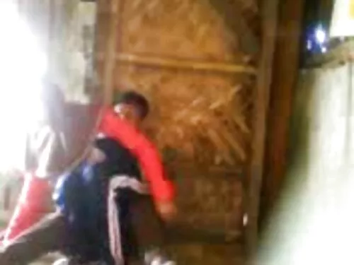 Момичетата получават ...