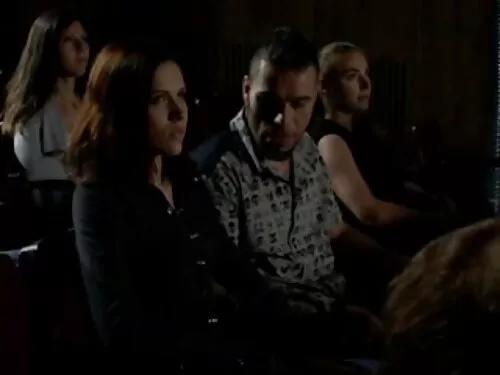 Момчето чука лесбийк ...