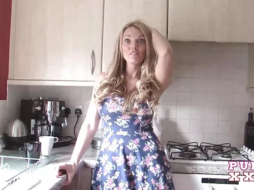 Младата Ира с прияте ...