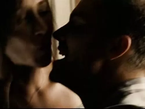 Стройна дългокрака p ...