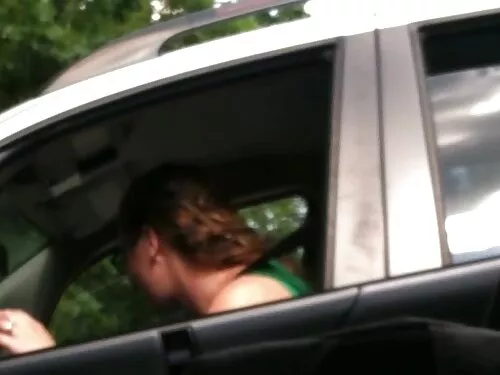 Кльощава нежна блонд ...