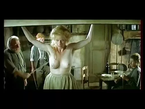 Млада едрогърда брюн ...