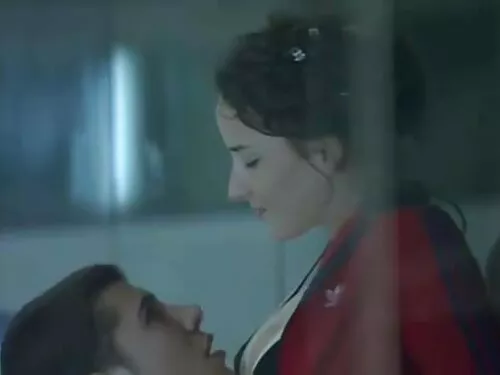 Млада самотна сеск к ...